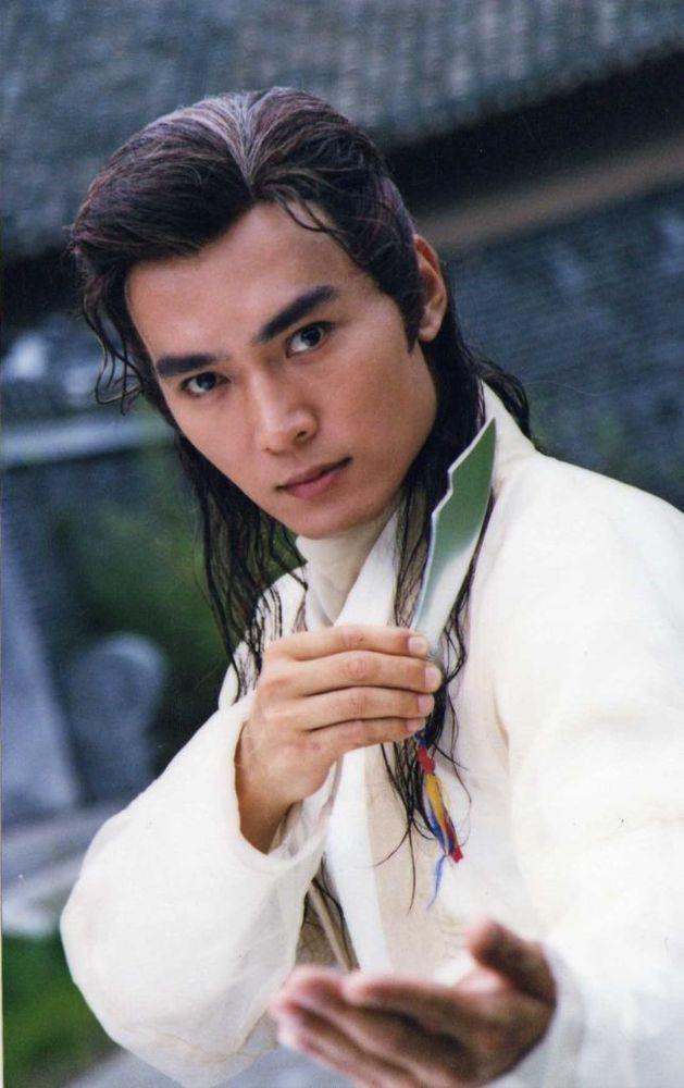 李寻欢年少时曾中了探花,家中排行老二,又被称为小李探花,不仅仅是