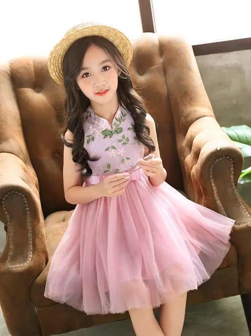 时尚解读七八岁的小女孩正处于穿啥都很甜很可爱的年龄段,更别说这种