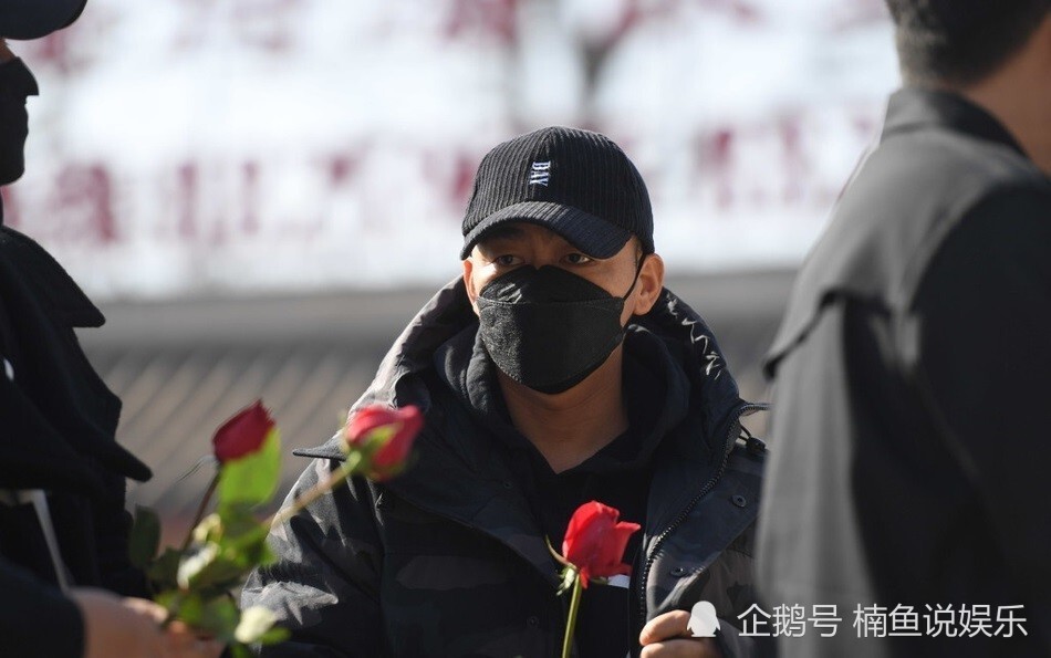 赵英俊追悼会上,薛之谦王宝强黄渤柳岩等现身,最后一程泪洒现场