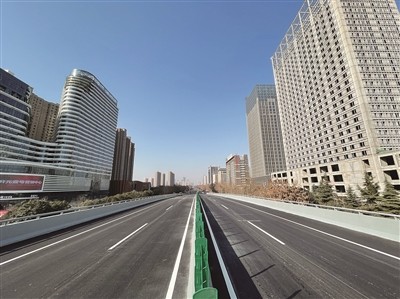 开元大道上跨新伊大街高架今日通车