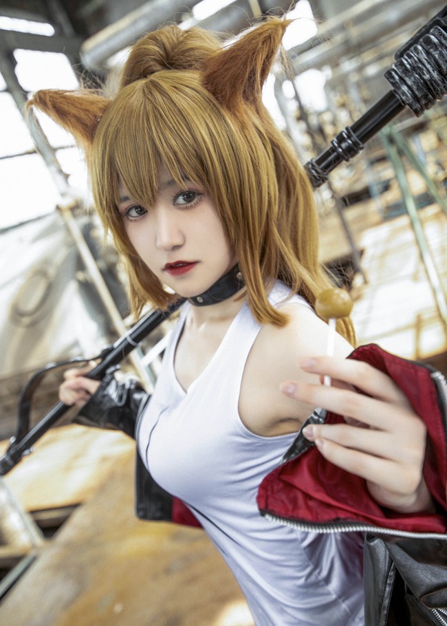 《明日方舟》——推进之王cosplay,别让这把锤子太无聊了_腾讯新闻