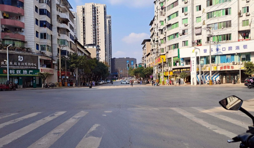 武胜城区这条路打通了