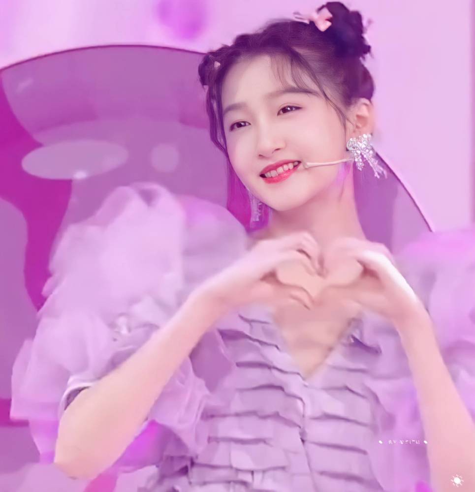 王牌对王牌第二期:关晓彤甜美造型,太爱了_腾讯新闻