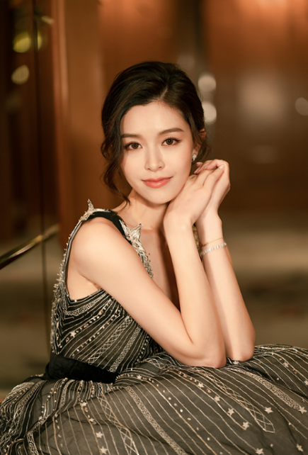 她曾让谢霆锋,陈冠希为之着迷,如今32岁魅力依旧不减当年!