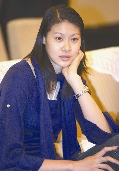 这是赵蕊蕊职业生涯前半段的辉煌期,雅典奥运会期间,中国女排夺冠,赵
