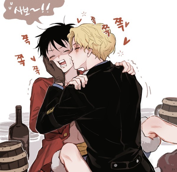 海贼王团宠插画分享路飞钻进索大衣服里取暖抱着艾斯撒娇28