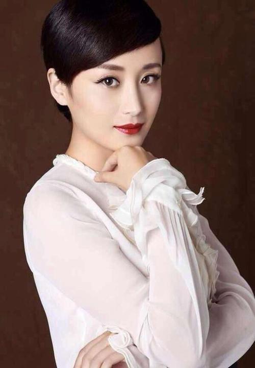 傅淼出生于1980年的女明星,熊黛林霍思燕安以轩,个个如天仙下凡!