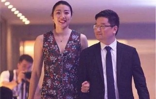 女排姚迪礼服照身材圆润修长皮肤白嫩不愧是被称为香香