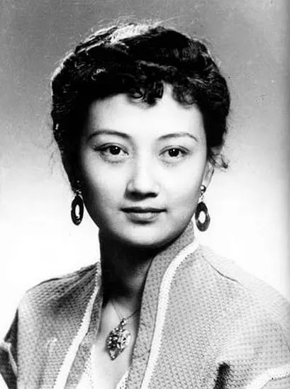 王晓棠的传奇人生:从女明星到女将军,中年丧子,今年87岁了_腾讯新闻