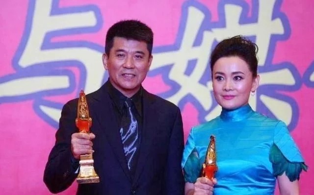 影后娜仁花的爱情故事出道零绯闻丈夫是影帝儿子情商很高