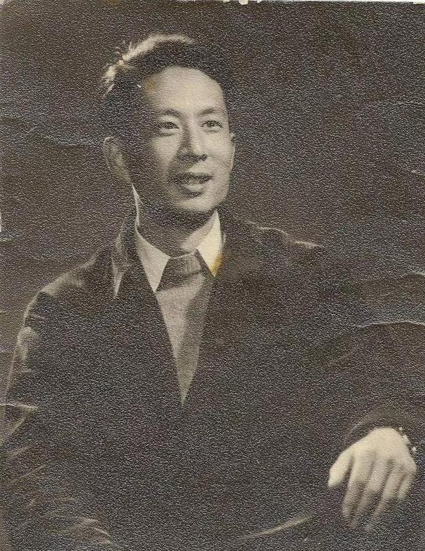 美男子冯喆的悲剧人生49岁死因成谜妻子不与他合葬