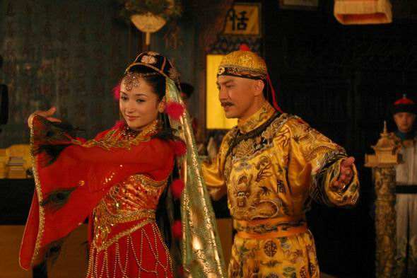 不过,最让小编印象深刻的就是在还珠里面,乾隆身边的香妃了,这个妃子