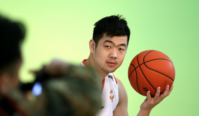 一提的是,为了增加收入,不少八一球员都前往野球场打球,许钟豪,张祖铭