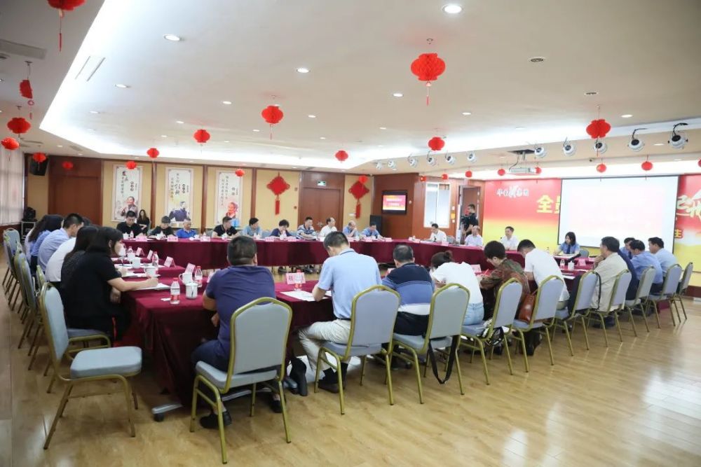 孙颖检察长向党外人士通报2020年度检察工作