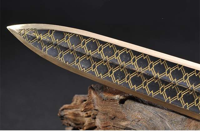 越王勾践剑深埋地下2500年毫无锈迹科学解释清楚了吗