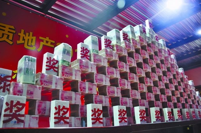 山东一集团年终奖发宝马车!员工:这比中了500万还感动