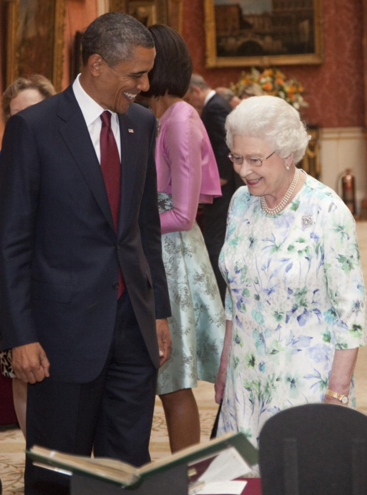 2009年,伊丽莎白二世(elizabeth ii)迎来了美国第一任黑人总统巴拉克