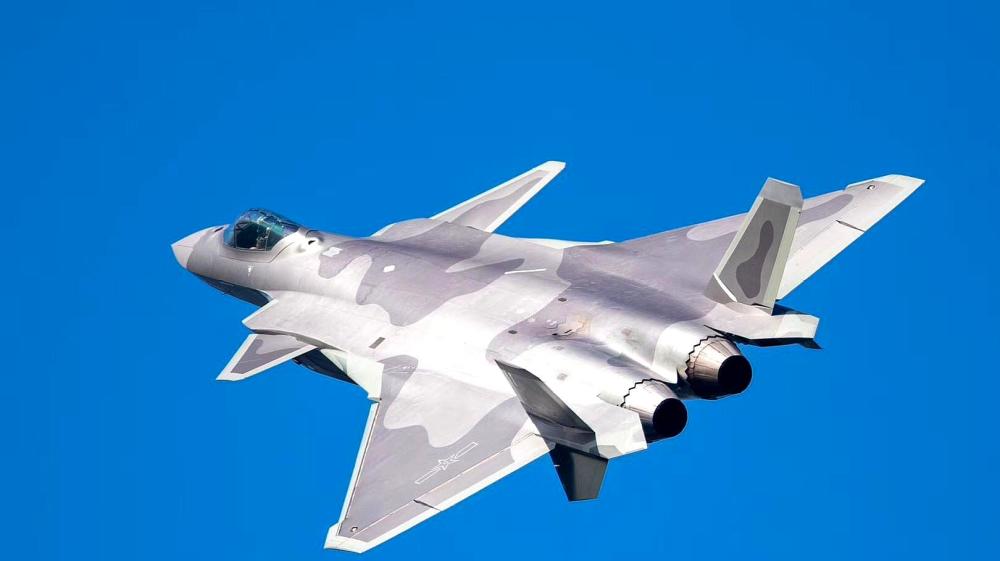 全速加力飞行,使得f-22的高巡航速度和操作高度超过了之前的战斗机