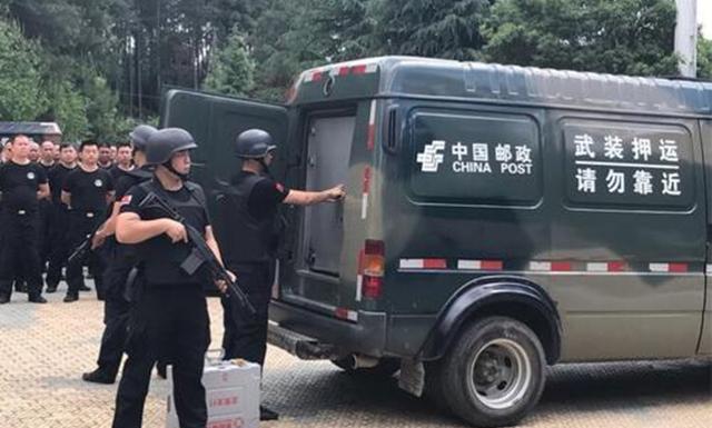 运钞车载着大量财物拒绝交警检查会怎样2种情况无权检查