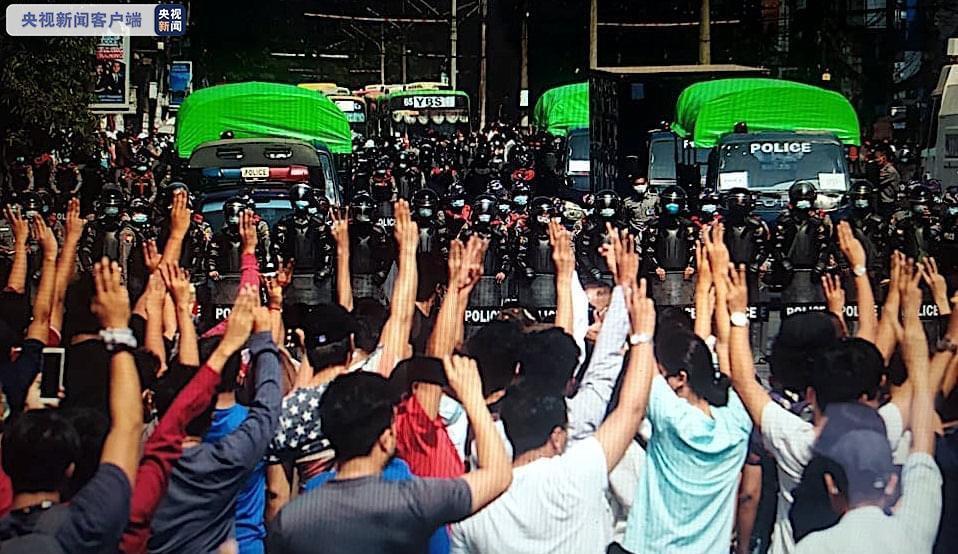 缅甸仰光大规模抗议示威活动至6日晚和平结束_腾讯新闻