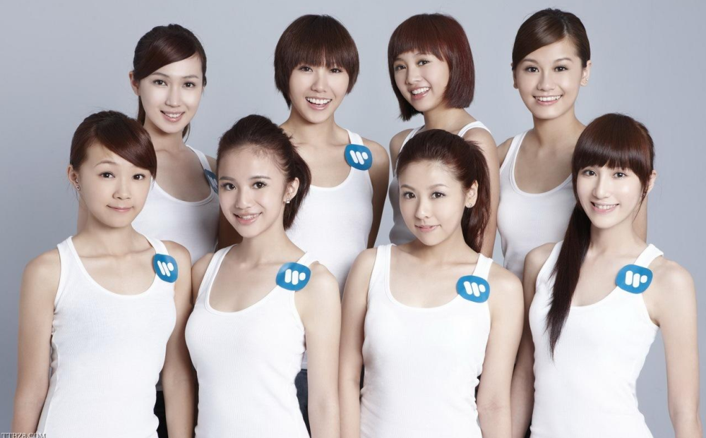 并且顺利加入了"黑涩会美眉"组合,得益于活泼开朗的性格,鬼鬼赢了很多