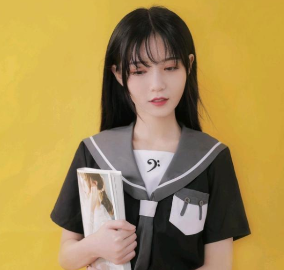 腐团儿最新吊带装照爆出,一个细节尽显奢华,论诱惑还