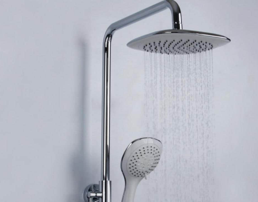 血管|“腿脚”出现4种迹象，十有八九血管“堵”了，尽早去检查，别忽视