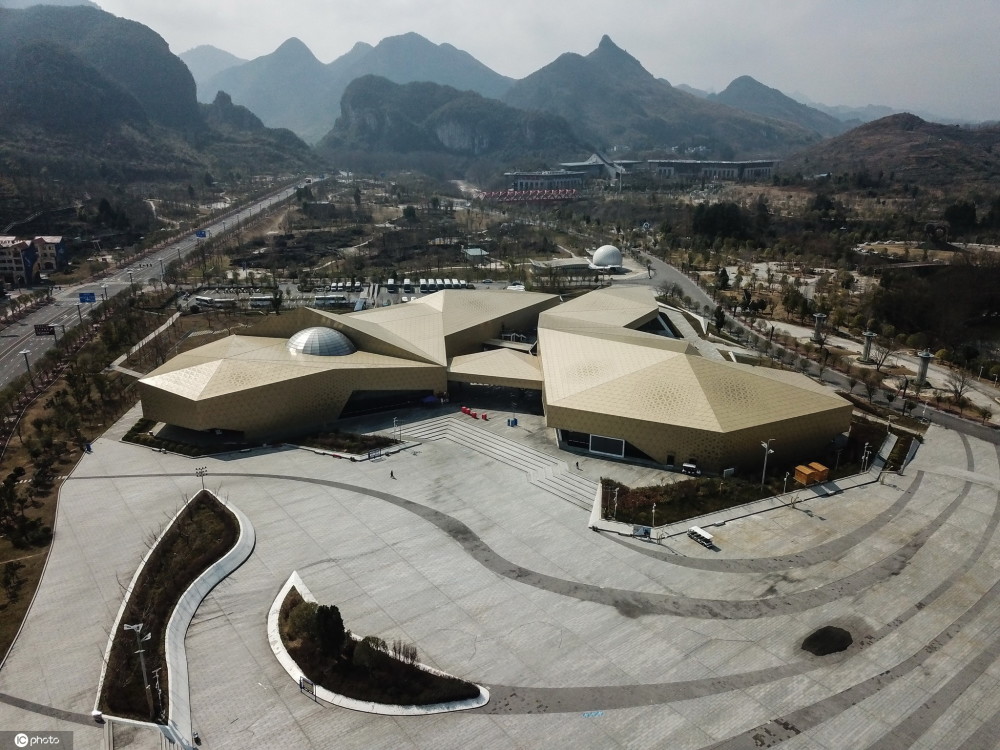 克度镇位于贵州省黔南布依族苗族自治州平塘县,随着500米口径球面射电