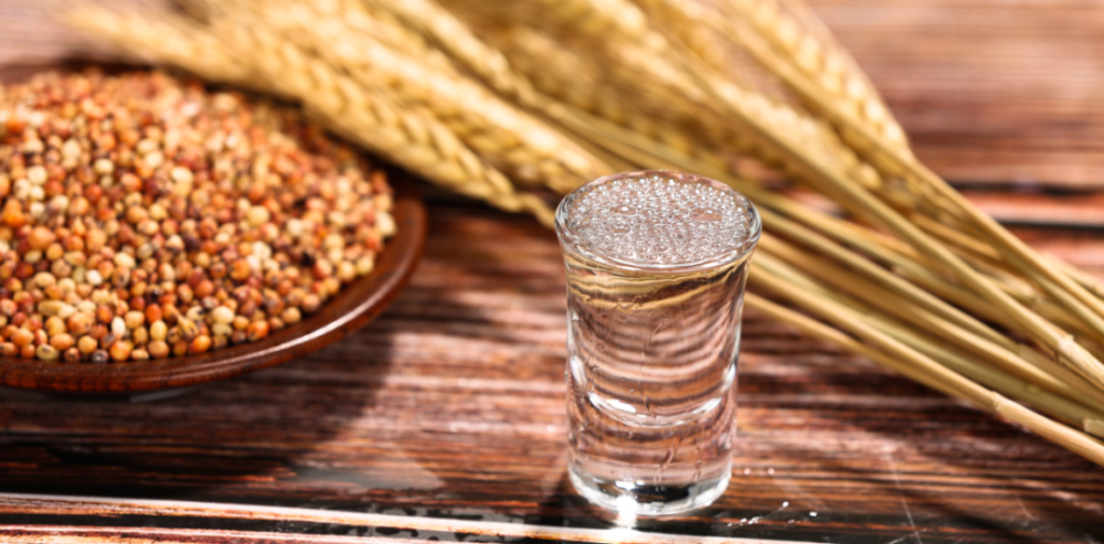 如何正确的品饮一杯酱香型老酒?_腾讯新闻