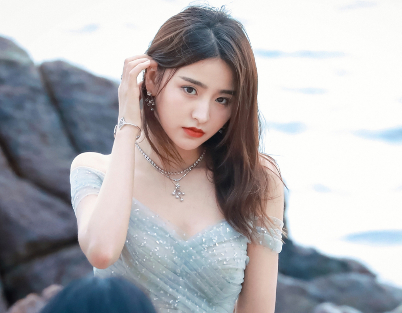 金子涵海边大片火了!