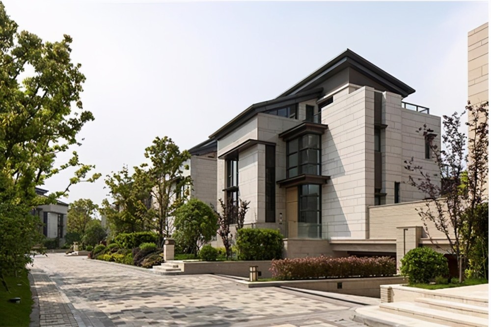 江苏的一个富人区,位于金鸡湖的南边,仅打造别墅241套
