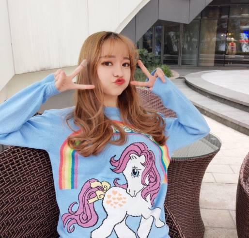 陈意礼又被吐槽,穿jk扎双马尾,却因发量被调侃要秃顶了?_腾讯新闻