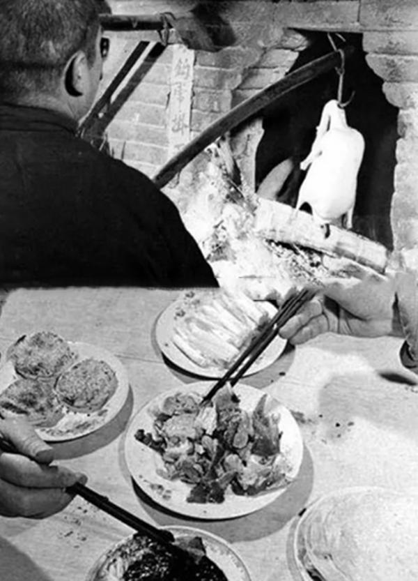 50年前的中国特色小吃,看着就没胃口,但能吃到的都不是一般人