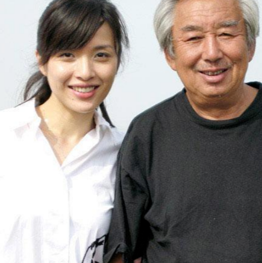 她因拍吻戏被富豪前夫抛弃二婚嫁靳东被宠成公主儿子帅出天际李佳