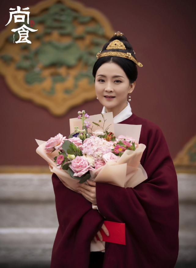 2月5日,电视剧《尚食》放出了一组剧照宣布杀青,王艳赫然在列.