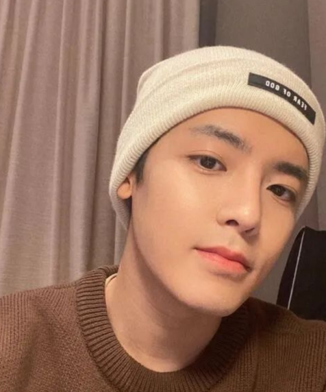 郑爽手写合同意外实锤自己出轨,h姓男星终于浮出水面,疑似胡彦斌_腾讯