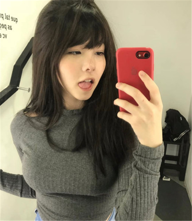 mayumi穿红色旗袍中文给lpl观众拜年最后的彩蛋让人顶不住