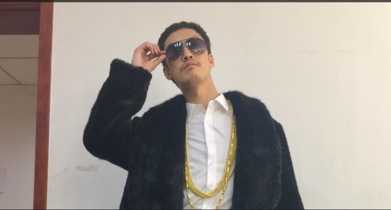 整整8年时间,所有找上门来的角色恨不得清一水都是社会大哥的形象.