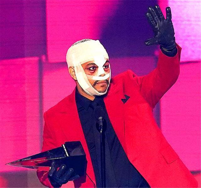 威肯毁容了放心这波操作或与前女友贝拉哈迪德有关