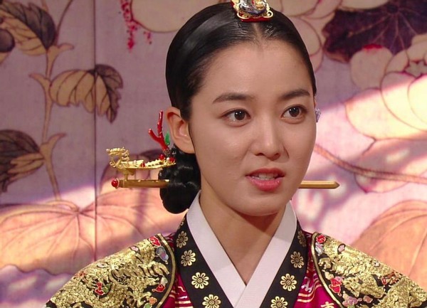 朝鲜王后张禧嫔清朝册封一品妃曾被尊为国母死后却被称妖女