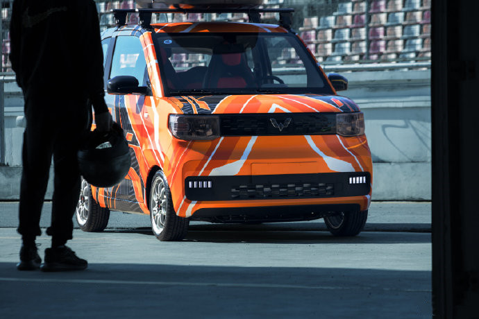 最具赛车范儿的宏光miniev_腾讯新闻