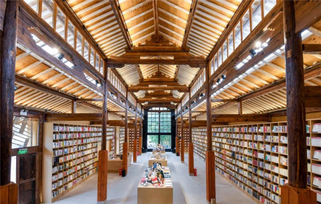 先锋书店再获最美书店称号