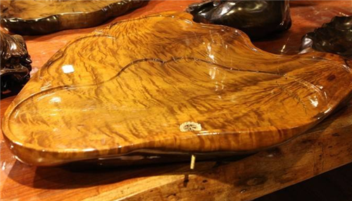 最奇葩的湖北贫困户:住着价值8亿的金丝楠木祖屋,却靠低保度日