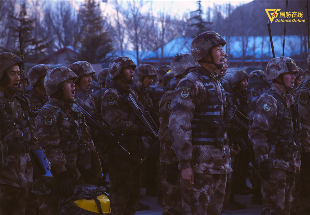青春远征高原新兵首次野营拉练