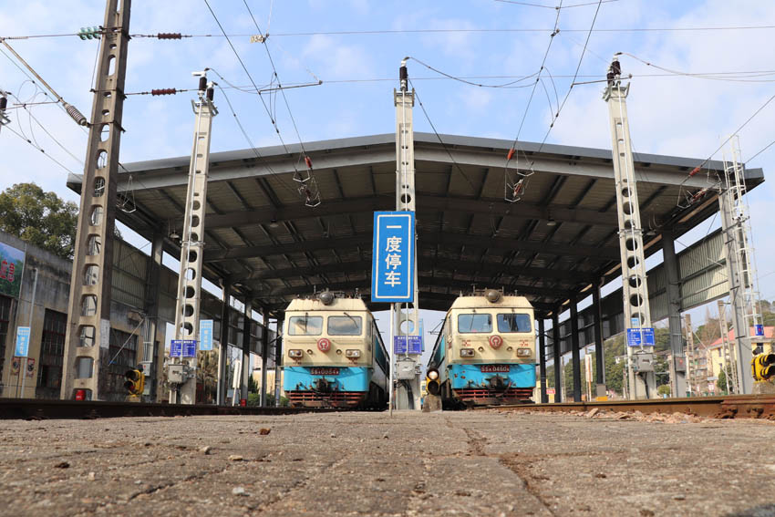 近日,中国铁路南昌局集团有限公司福州机务段邵武片区机车整备场投入