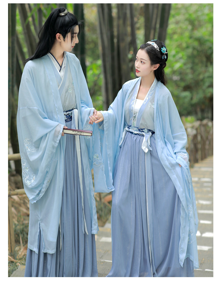 真服了,古蛇夫妇公开撒"狗粮",汉服穿搭甜蜜又优雅!