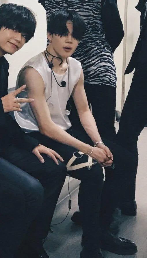 分享一组朴智旻不经意间露出的肌肉线条美照