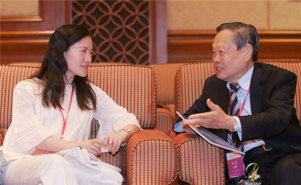 杨振宁|杨振宁的“天赐爱情”：翁帆终归不过是杜致礼的“替代品”而已