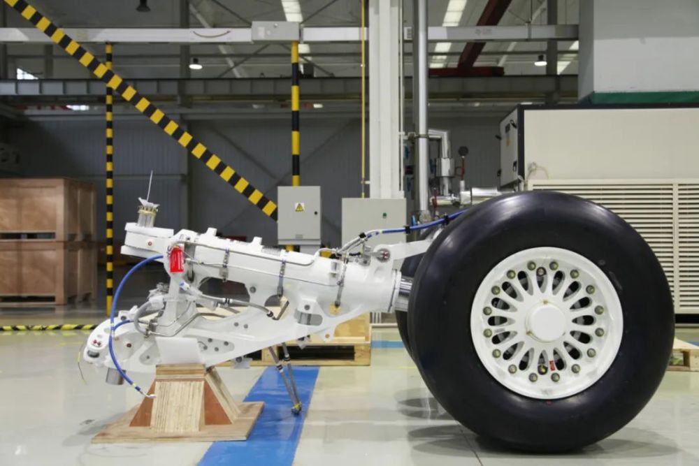 2021年首批arj21飞机起落架成功交付