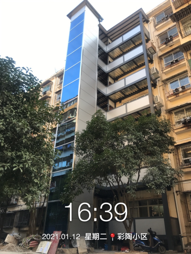 2021年宜昌市城区首部平层入户式电梯加装完毕